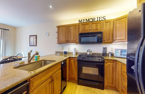 North Troy Condo | Ski-in/ski-out condo, Grammy Jay trail, waterpark, golf, fireplace, w/d, deck