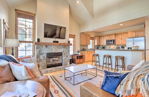Tamarack Resort House | Ski-In/Ski-Out Donnelly Townhome w/Hot Tub!