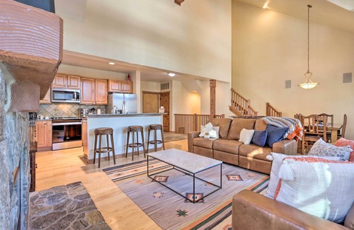 Tamarack Resort House | Ski-In/Ski-Out Donnelly Townhome w/Hot Tub!