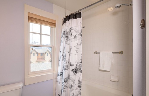 Saddle Ridge Condo | Ski-in/Ski-out Home w/Private Hot Tub in Moonlight Basin - Saddle Ridge - First Chair Lair