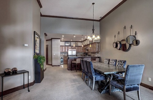 Breckenridge Cottage | Ski-in, Ski-out Luxury 4 Bdrm/4 Bath On Peak 7 4 Bedroom Condo