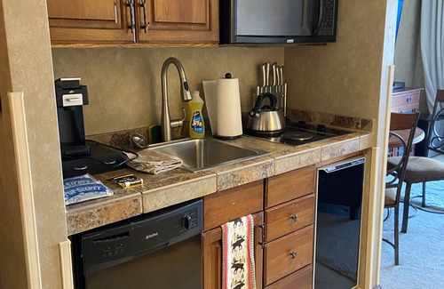 Peak 9 Apartment | Ski in Ski out Studio up to 4 people. King size bed. 50 feet to Superchair!