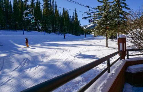 Peak 9 Apartment | Ski In Ski Out Studio Dog Friendly Beaver Run Building 4
