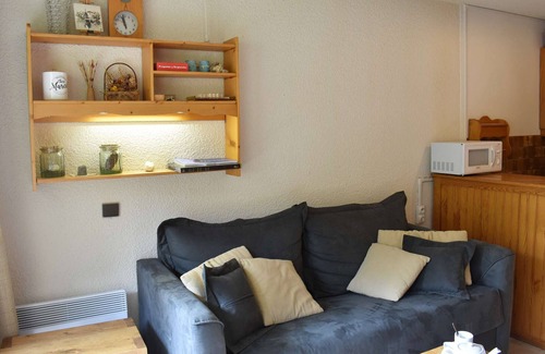 Meribel Centre Apartment | Ski-In/Ski-Out Studio for 4 in Méribel, Pool Access, Near Shops & Bus Stop