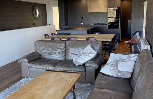 Mount Buller Ski Chalet | Ski In Ski out, Sun Peaks on Chamois Run overlooking Mogul Comps.