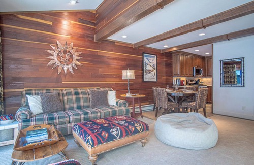 Warm Springs Condo | Ski-in/Ski-out to Baldy + Outdoor Pool