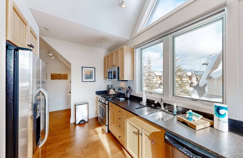 Saddle Ridge House | Ski-in/ski-out townhome w/private hot tub, WiFi, W/D