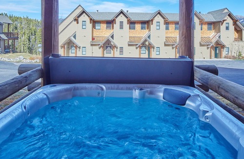 Saddle Ridge House | Ski-In/Ski-Out Townhouse with Outdoor Hot Tub, Access to Big Sky Resort