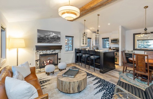 Mountain Village Cottage | Ski-in/Ski-out Cottage with spectacular mountain views