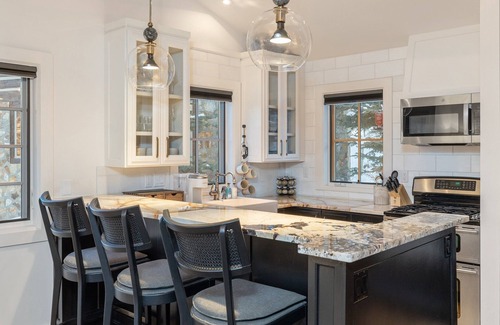 Mountain Village Cottage | Ski-in/Ski-out Cottage with spectacular mountain views
