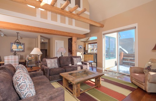 Saddle Ridge House | Ski-in/ski-out w/private hot tub in Moonlight basin - Saddle Ridge - Slopeside Luxury Chalet