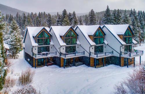 Old Town House | Ski-InandSki-Out Gemini Lift Access! Home with Hot Tub