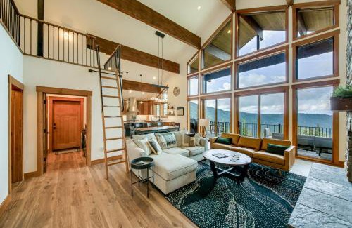 Sandpoint House | Ski-InandSki-Out Schweitzer Mtn Home Decks and Views!