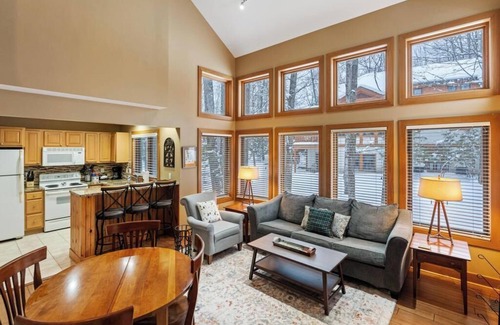 Boyne Falls Condo | Ski Lodge at Boyne Mountain! Sleeps 18, perfect for families/large groups