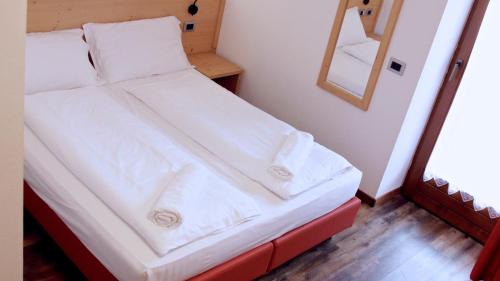 Tesero Bed & Breakfast | Ski Lodge Pampeago