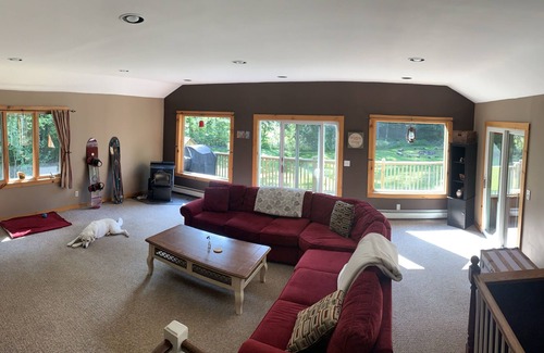Londonderry House | Ski Lodge with Hot tub and Fire Pit