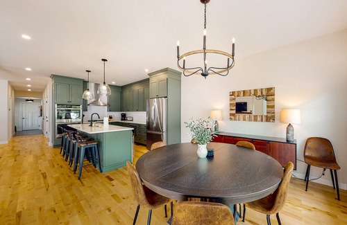 Waterville Valley House | Ski & mtn-view townhouse with grill, pools, tennis, shuttle, fireplace, & gym