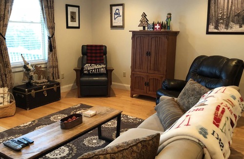 Carrabassett Valley Condo | Ski Or Snowmobile, Spacious Luxury Condo 6 Miles South Of Sugarloaf.