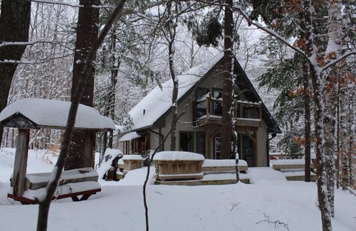 Mont Ste. Marie Ski Chalet | Ski-out at Chalet Among the Pines