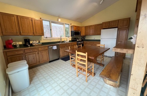 Plymouth House | Ski Retreat Townhome in Plymouth, VT