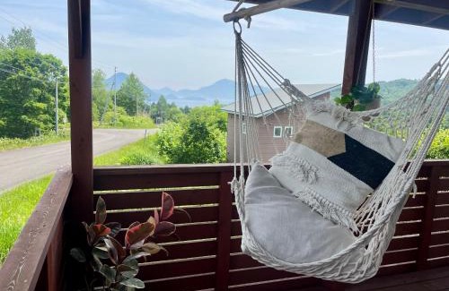 Toya House | Ski Rusutsu in 20min! Lakeview Stay for Up to 6 Guests