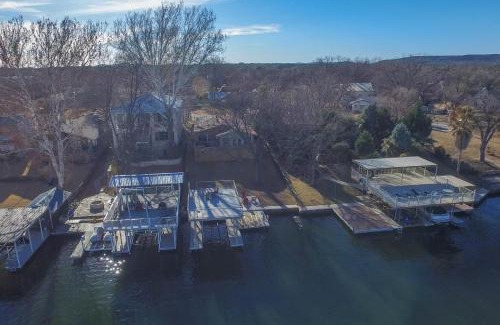 Kingsland House | Ski Shores