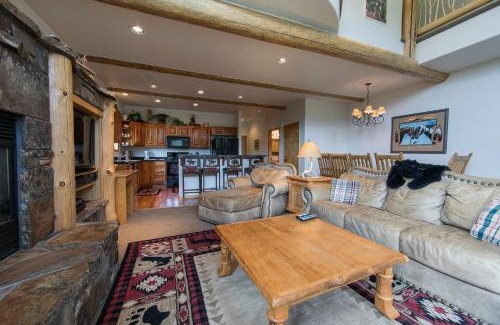 Whitefish House | Ski Slopes and Scenic Views