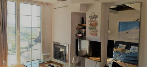 Pradollano Apartment | SKI & SNOW APARTMENTOS by TODOSIERRANEVADA - Plaza Principal Junto a los Telecabinas