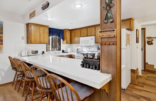 Summit Estates House | Ski Time Getaway-1848 by Big Bear Vacations