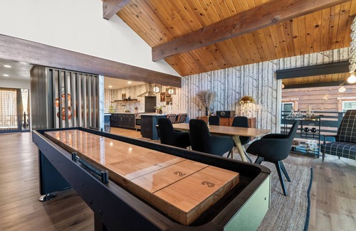 Upper Moonridge Cabin | Ski View Chalet