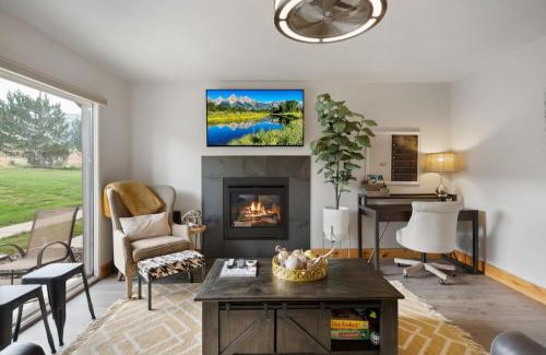 South Snyderville Basin House | Ski Vista Chic Condo Near the Canyons Slopes