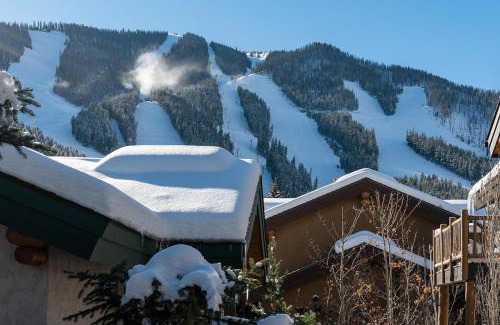 Warm Springs House | Ski Way Home Steps to the Warm Springs Lift
