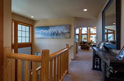 Warm Springs House | Ski Way Home Steps to the Warm Springs Lift