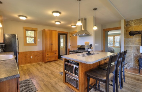 Rangeley House | Skiers' Paradise - Private home with hot tub, close to Saddleback Mountain!