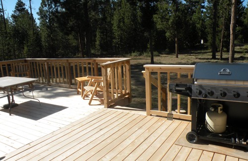 La Pine Cabin | Skiing Bachelor, Snowmobiling, Cross Country !