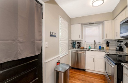 Brook Park House | Skip the Hotel – Stay in Style & Comfort