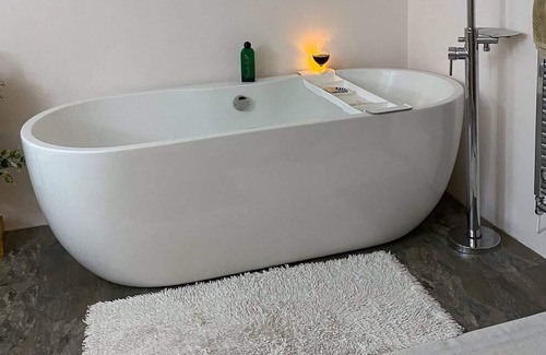 Penarth House | Skippers Cottage - Perfect For Cardiff & Penarth