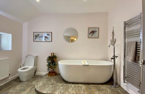 Penarth House | Skipper’s Cottage - Perfect for Cardiff & Penarth
