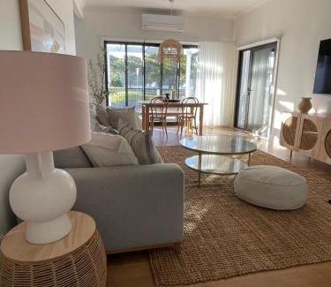Lakes Entrance Apartment | Skipper’s Lakes Entrance *Waterfront*