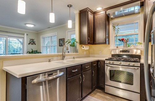 Butler House | Skipping Stones Getaway - Watauga Lake Dock & Hot Tub, Summer Fun Awaits