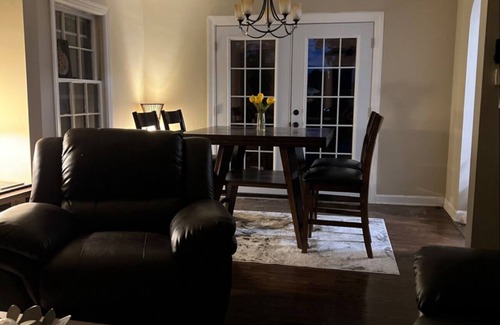 Skokie House | Skokie 9 bed 4 bedrooms house