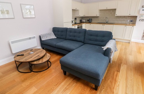 St Ishmaels Cottage | SKOMER COTTAGE, pet friendly, with a garden in Milford Haven