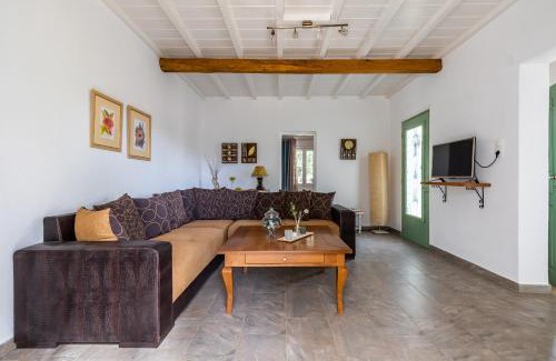 Alikias House | Skopelos Amigdalia cottage