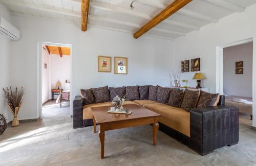 Alikias House | Skopelos Amigdalia cottage