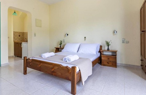 Stafylos Apartment | Skopelos Evergreen Apartments 2