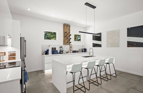 Arlington Park House | SKY BLUE Sarasota. Pool Home. Build 2023. Option for up 18 guests