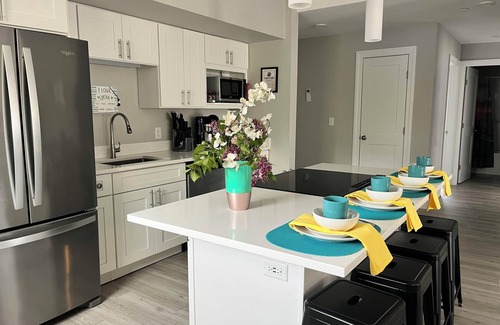 Old Orchard Beach Condo | Sky Deck Penthouse Condo, Walk to Beach and Pier