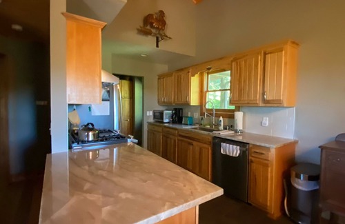 Brevard House | Sky Dog Pet Friendly Home Dupont Brevard Hiking Mountain Biking Porch Waterfalls