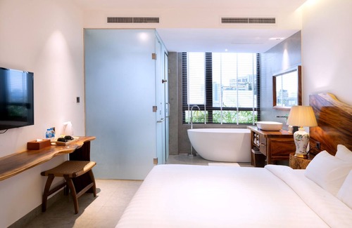 Little Japan Hotel | Sky Gem Central Hotel