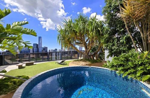 South Brisbane Apartment | Sky-High 2BR in CBD Spectacular Views Level 23